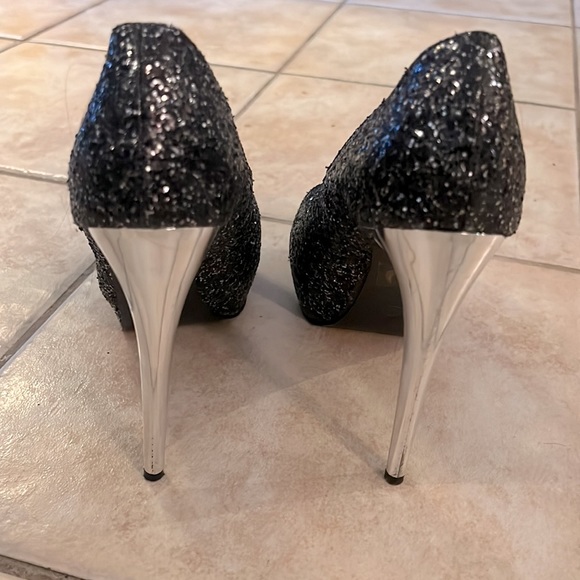 Red Kiss Black & Silver Glitter Dora Platform Peep Toe Heels size 8.5 - Picture 8 of 11